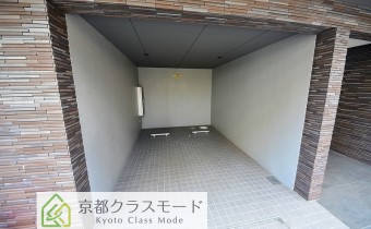 敷地内ガレージ