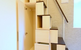 収納付きの階段