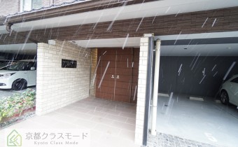 エントランス前