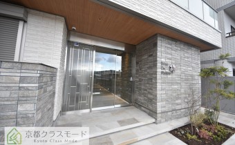 エントランス前