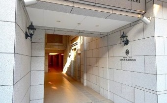 エントランス前