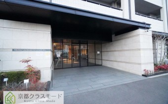 エントランス前