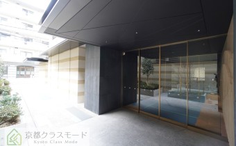 エントランス前