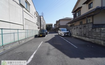 敷地内ガレージ