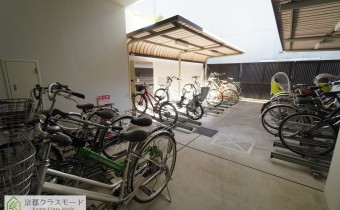 オートロックドア付き駐輪場