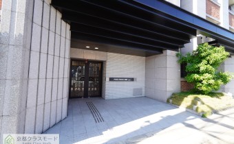 エントランス前