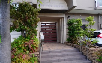 エントランス前