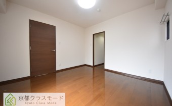 洋室7.7帖