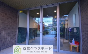 エントランス前
