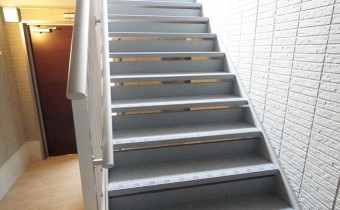 共用階段