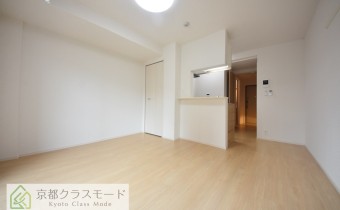 ワイドな室内空間が魅力です♪駅まで徒歩3分！
