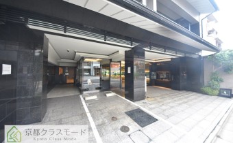 エントランス前
