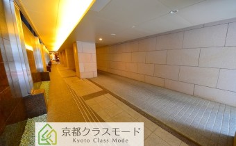 エントランス前