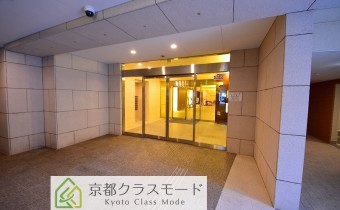 エントランス前