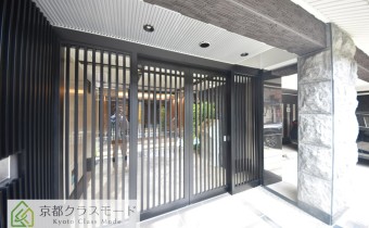 エントランス前