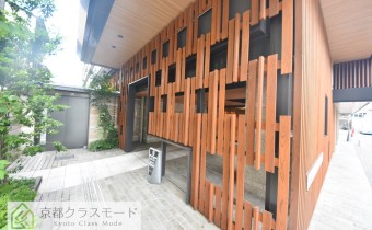 エントランス前