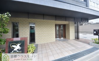 エントランス前